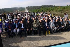 Özgürlüğe Uzanan Fidanlar Toprak İle Buluştu