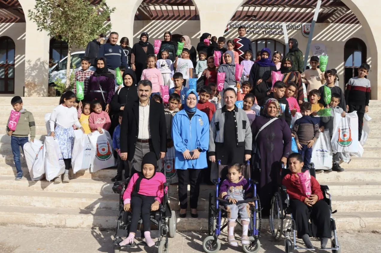 Yetim çocuklar unutamayacakları gün yaşadı