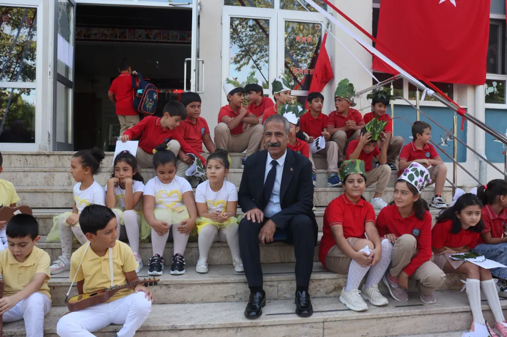 Adalarda Yeni Öğretim Yılı Tören İle Başladı