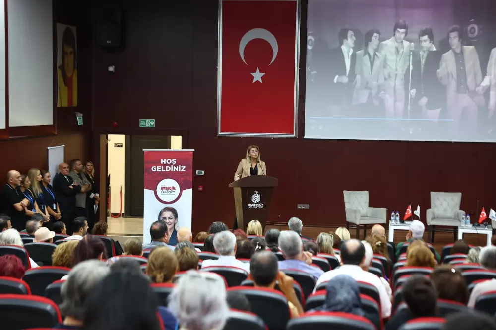 Yeşil Çamın Yakışıklı Jönü Bakirköyde Anıldı 