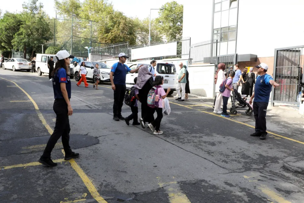 Eyüpsultanda Okul Yollarında Güvenlik Zabitalardan