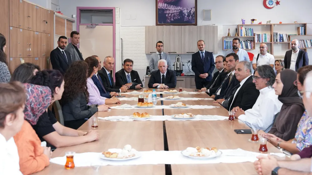 Vali Gül Ödev Evlerinde